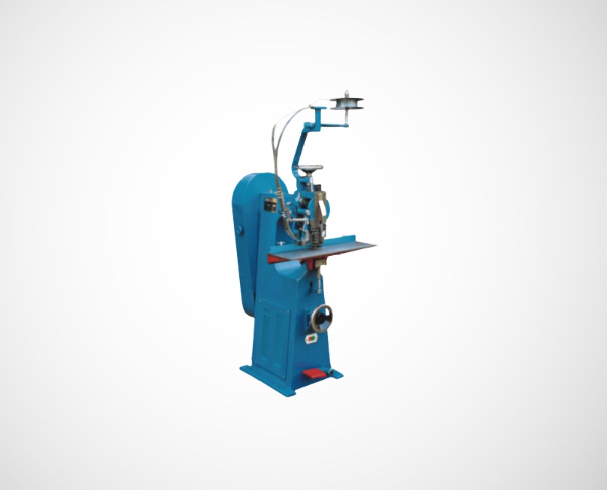 Champion WS-VC25 high-speed wire stitching machine with standard accessories.